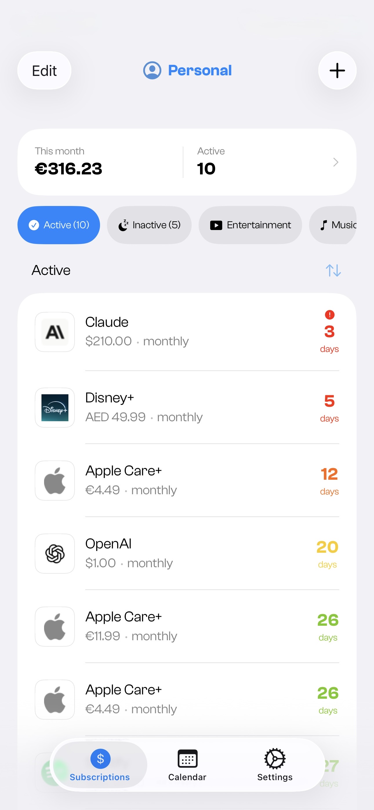Curb en iPhone mostrando la lista de suscripciones con el total mensual y las próximas renovaciones.